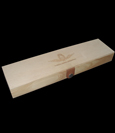 caja de madera grabada para envasar cuchillos 